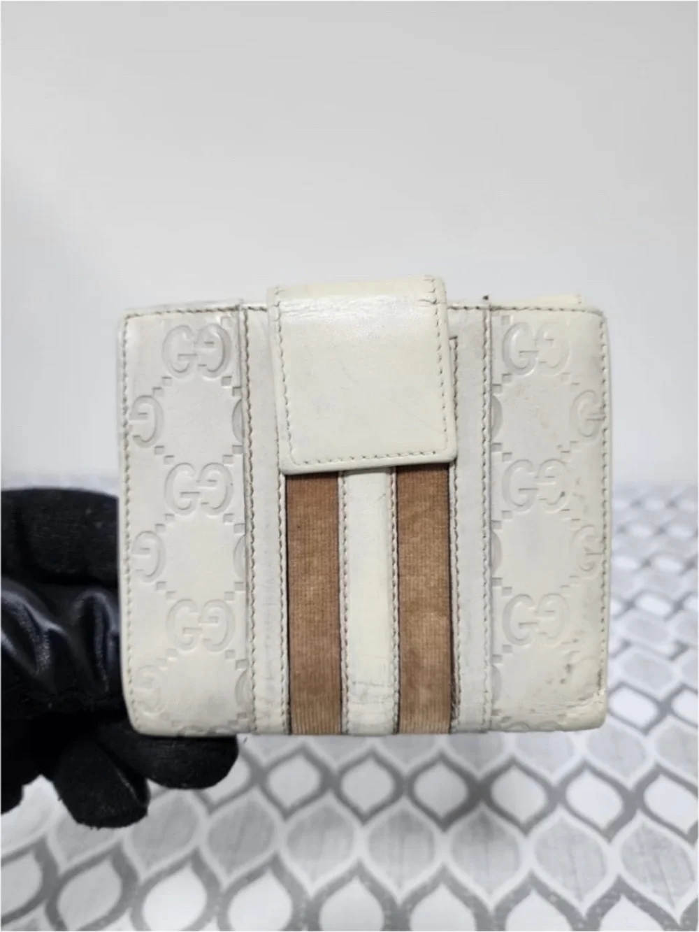 Authentic Gucci Vintage GG Signature Leather Compact Wallet Cream/Brown - Picture 3 of 15